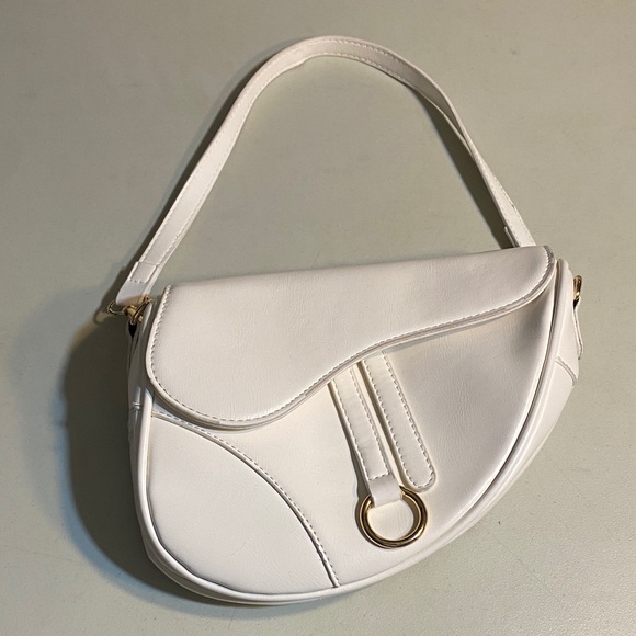 Handbags - Elegant White Shoulder Bag